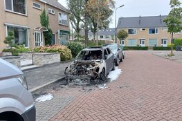 Auto door brand verwoest op Staringlaan in Heerhugowaard