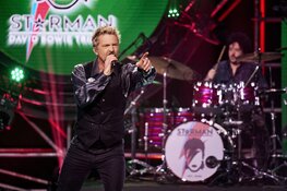 Rias Baarda komt heel dicht bij David Bowie. Tribute aan David Bowie in Cool Kunst en Cultuur