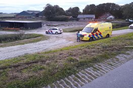 Auto te water gereden in Oterleek