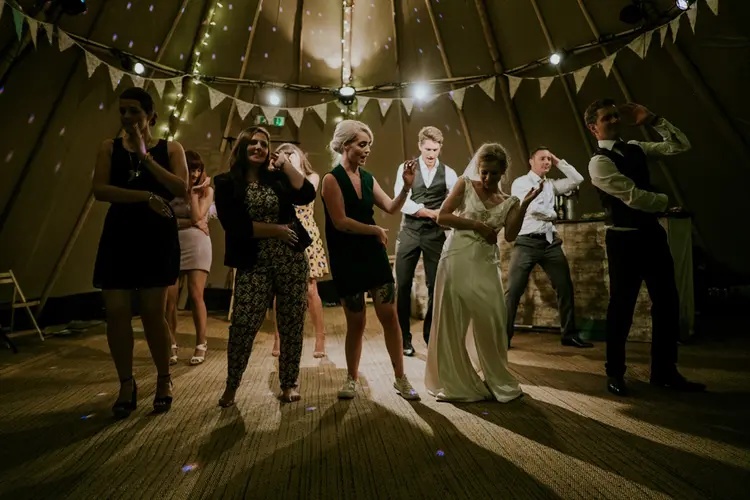Photobooth huren? Ontdek waarom het een must-have is voor jouw bruiloft!