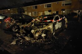 Auto door brand verwoest aan Saturnuslaan in Heerhugowaard