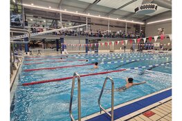 Leerlingen Pater Jan Smitschool prolongeren titel ‘Schoolzwemkampioen van Heerhugowaard’
