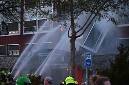 Grote inzet van hulpdiensten bij brand na explosie in Heerhugowaard