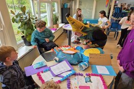 Kunst & Afval project Pater Jan Smitschool bezocht door plogger Paul Waye