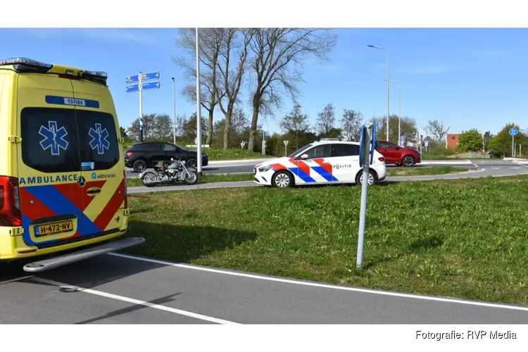 Motorrijder onderuit op A.C. de Graafweg