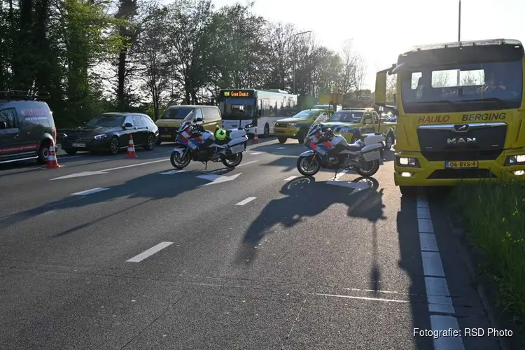 Schade en oponthoud na ongeval op Nollenweg