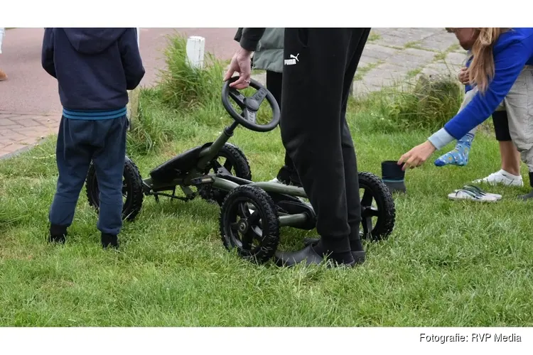 Hulpdiensten rukken groots uit voor te water geraakte skelter in Heerhugowaard