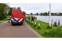 Hulpdiensten rukken groots uit voor te water geraakte skelter in Heerhugowaard