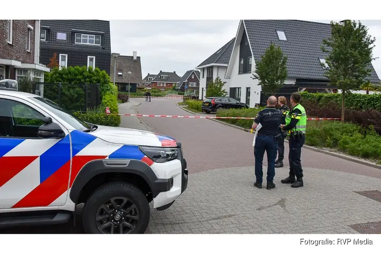 Getuigen gezocht van explosie aan Benedenweg in Sint Pancras, mogelijk bewijsmateriaal aangetroffen in Vronermeer