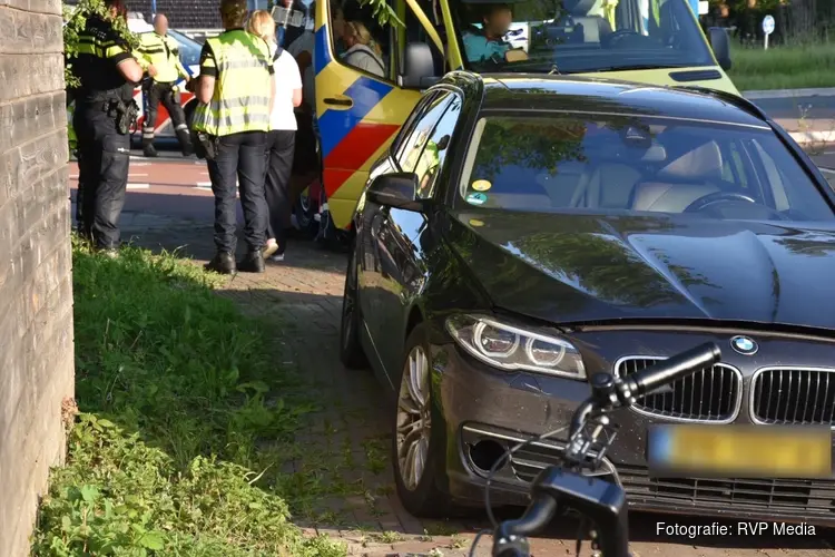 Wielrenner gewond na aanrijding in Oudkarspel