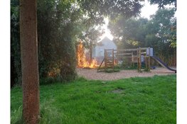 Brand bij speelplaats aan Hemelboog-Binnen in Heerhugowaard