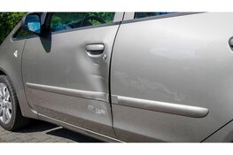 Fietsster lichtgewond na botsing met auto op rotonde Heerhugowaard