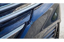 Auto en motor in botsing op A.C. De Graafweg