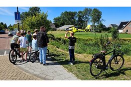 Traumahelikopter landt midden in woonwijk Heerhugowaard