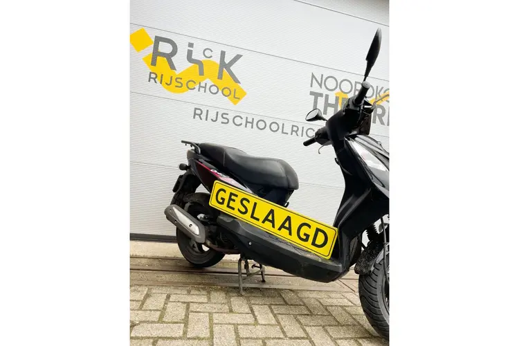 Snel je scooterrijbewijs bij Rijschool Rick