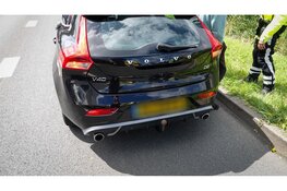 Scooter botst achterop auto op Westtangent in Heerhugowaard