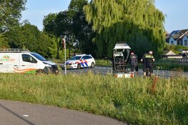 Elektrische driewieler op zijn kant na eenzijdig ongeval in Broek op Langedijk