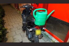 Geparkeerde scooter vat vlam in Heerhugowaard, vermoeden van brandstichting