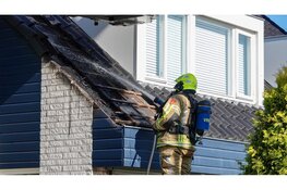 Brand uitgebroken op dak van woning Heerhugowaard