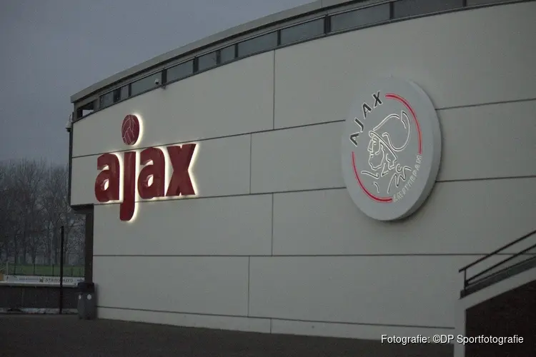 Ajax VR1 (av) nog zeker een maat te groot voor LSVV VR1