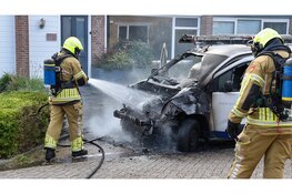 Schildersbusje beschadigd door brand in Heerhugowaard