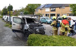 Schildersbusje beschadigd door brand in Heerhugowaard