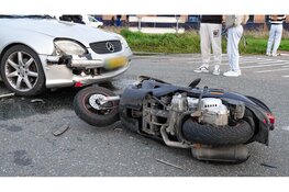 Botsing tussen auto en scooter in Heerhugowaard