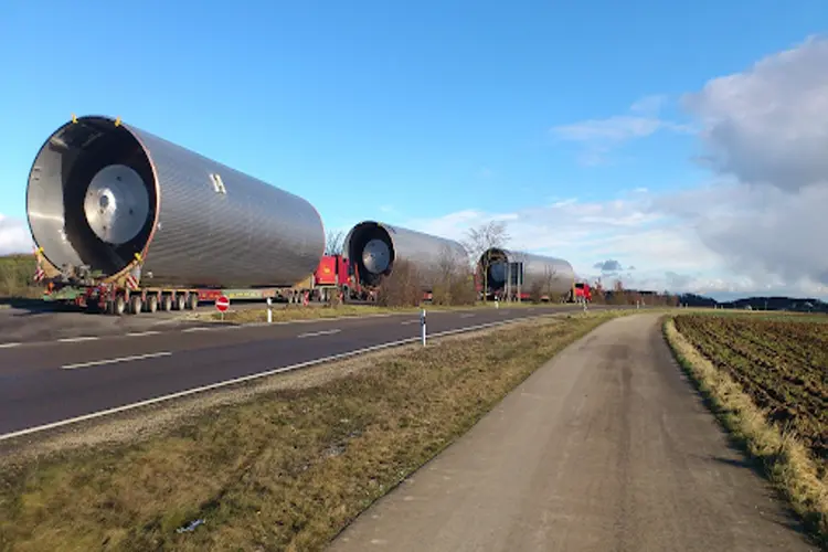 De onzichtbare ruggengraat van de bouw: Hoe speciaal transport Nederland vormgeeft