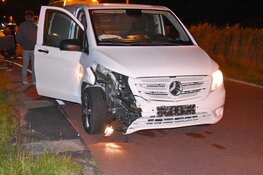 Gewonde en veel schade na botsing op Huygendijk