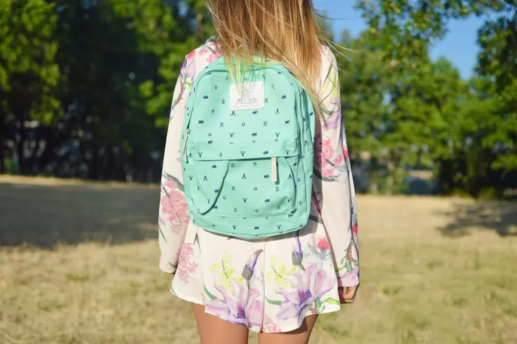 Lichter naar school: zo kies je een kinderrugzak die echt past