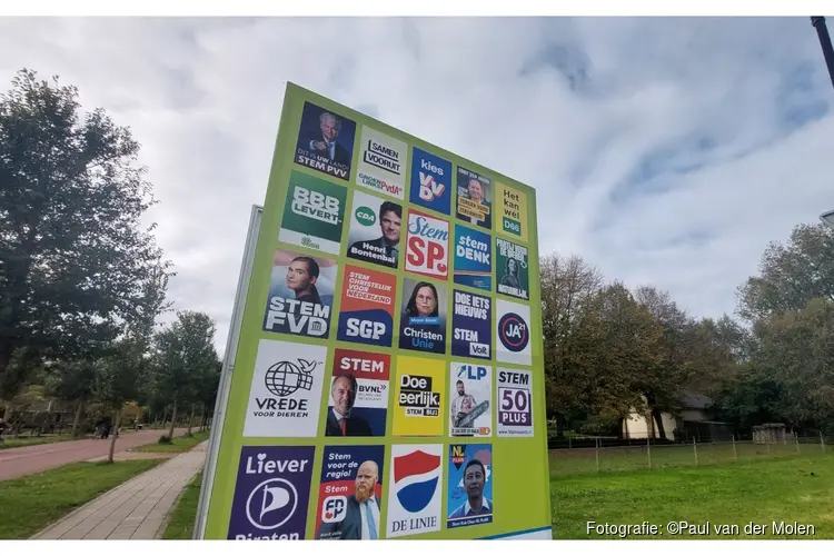 Dijk en Waard plaatst stembureau bij station
