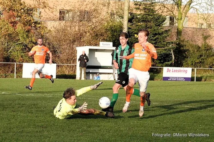 Vrone krijgt acht goals om de oren van koploper DZS