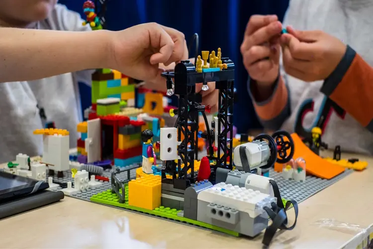 De voordelen van LEGO huren voor gezinnen met jonge kinderen