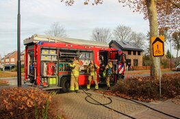 Brand in kantoorruimte van woning snel onder controle