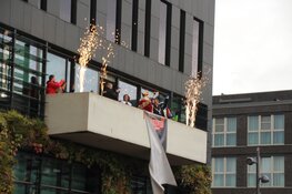 Sinterklaas feestelijk onthaald in Heerhugowaard op Raadhuisplein