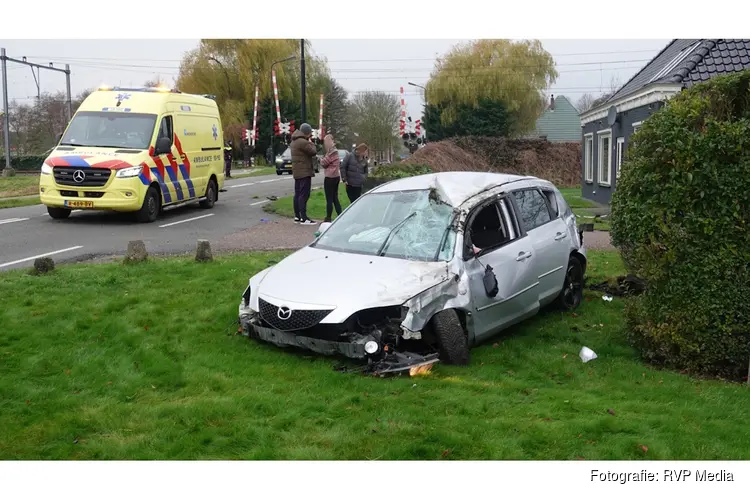 Auto flink beschadigd na ongeval in Heerhugowaard