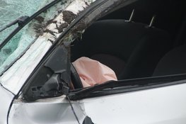 Auto flink beschadigd na ongeval in Heerhugowaard