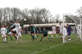 Vrone legt in sterke eerste helft basis voor ruime zege op Marken