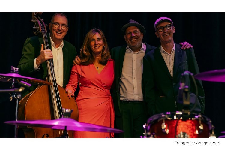 Kom genieten in een club setting met een drankje van het "Nieuwsjaarsconcert ”Busy Billie & the Clubmasters”