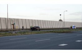 Auto crasht op N242 tussen Alkmaar en Heerhugowaard