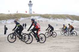 Elegante actie bezorgt Pepijn Veenings titel jubileumeditie GP Groot Egmond-Pier-Egmond