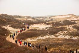 Egmond trotseert elementen: Niyonkuru zegeviert, Niesten en Brinkman op podium