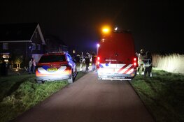 Grote zoekactie op water na aantreffen kleding