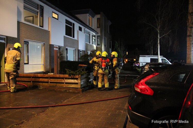 Hennepplantage ontdekt na woningbrand in Heerhugowaard, vrouw opgepakt