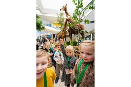 Feestelijke opening Safari Tour in Middenwaard zorgt voor blije kinderen en veel enthousiasme