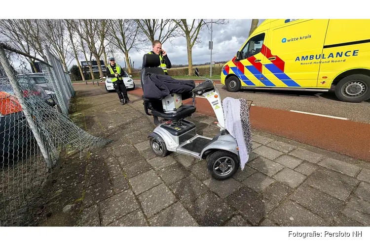 Man gewond na val van scootmobiel in koedijk