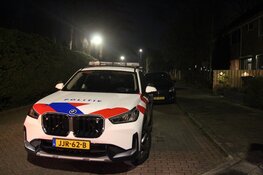 Voorruit woning in Heerhugowaard vernield, politie zoekt twee verdachten via Burgernet