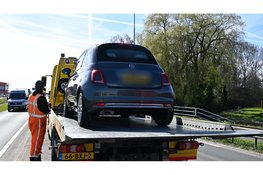 Kop-staartbotsing met drie voertuigen op N242