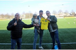 Nieuw LED-scorebord Reiger Boys officieel in ontvangst genomen