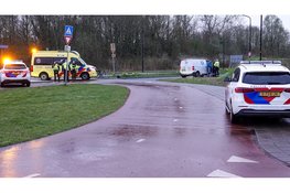 Fietser gewond na aanrijding met busje